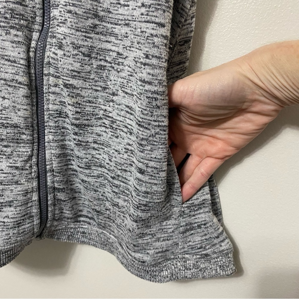 Athleta Women's Blissful Balance Vest Open Back Hooded Size Ex Small Grey Zip Up - Picture 8 of 15